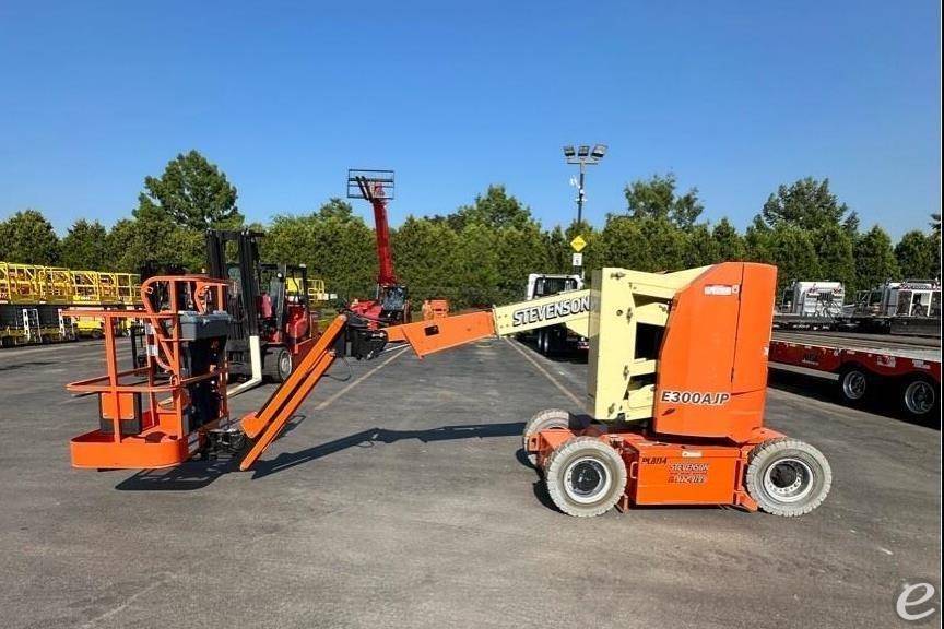 2015 JLG E300AJP