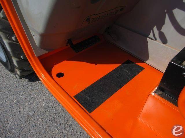 2015 JLG G12-55A