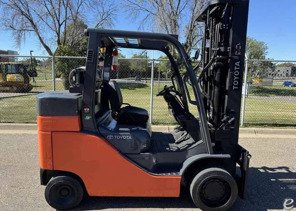 2013 Toyota 8FGC55U LP Gas Forklift...