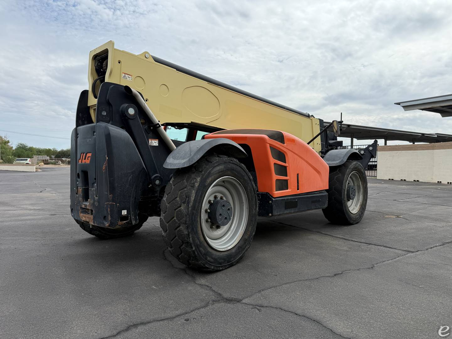 2017 JLG 1255