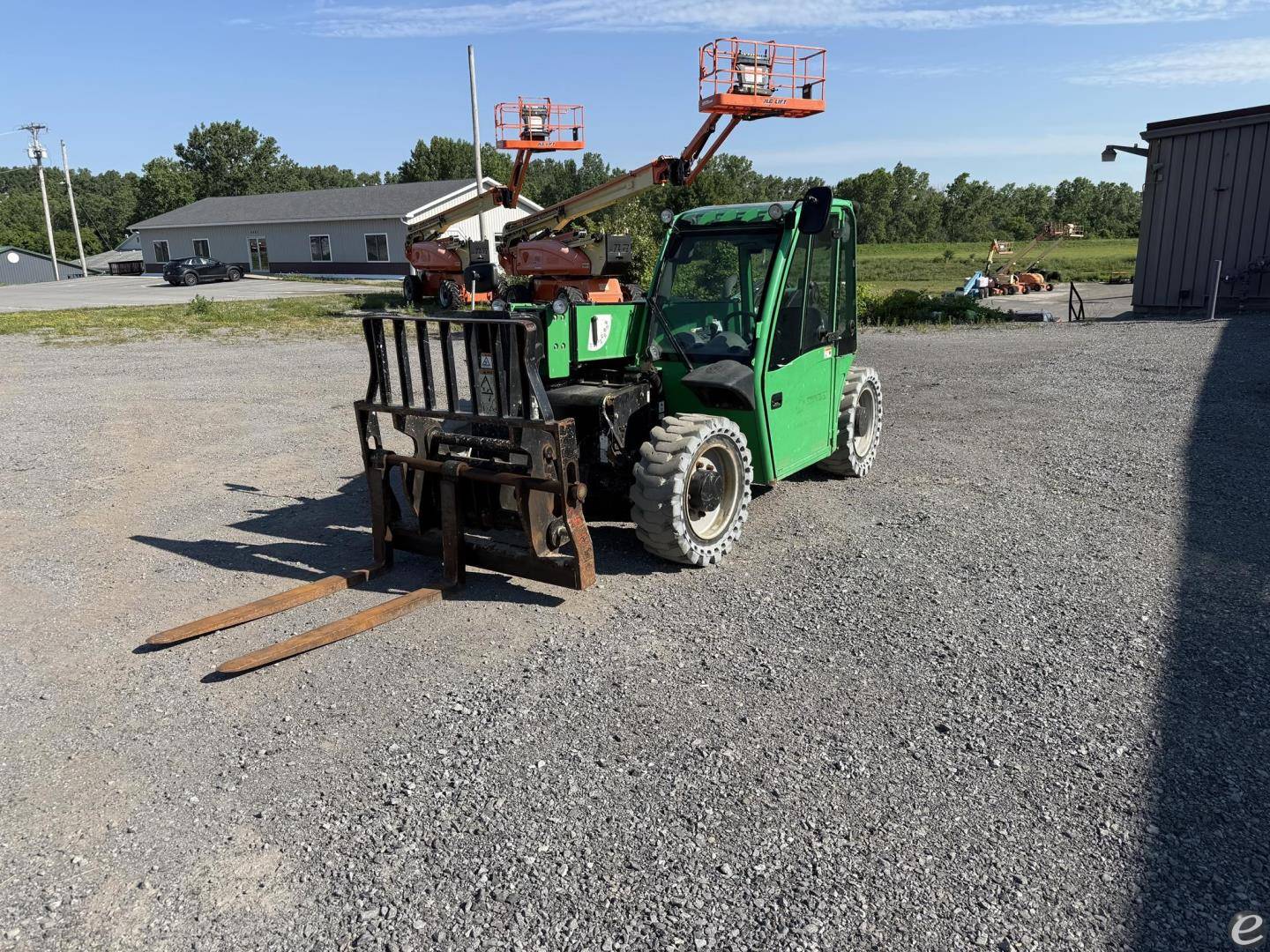 2017 JLG G5-18A