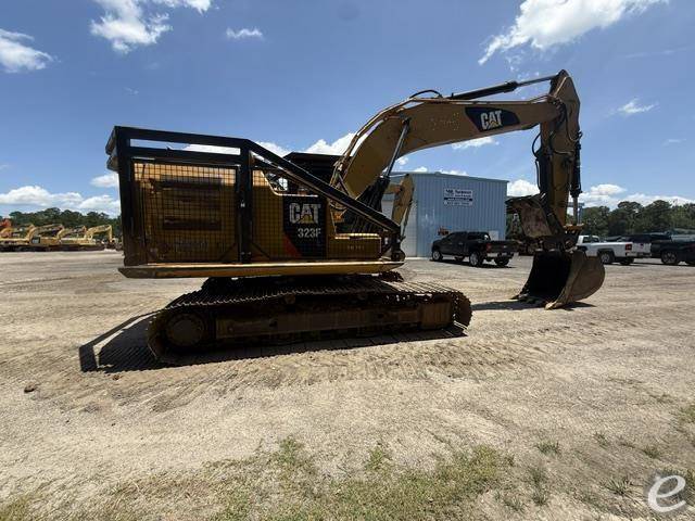 2016 Cat 323