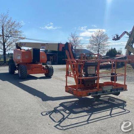 2017 JLG 800AJ