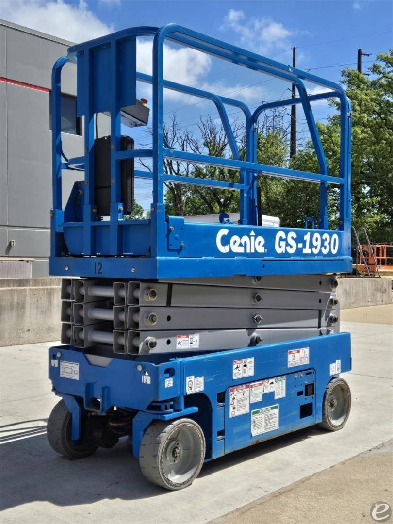 2014 Genie GS1930 Electric Scissor Lift - 123Forklift