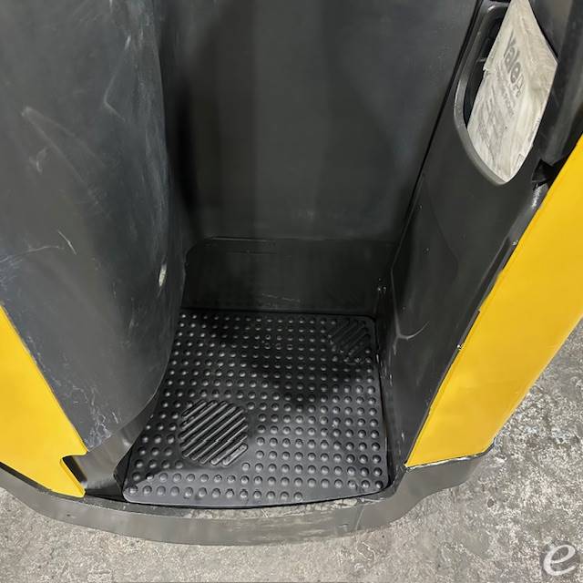 2018 Yale NR045EB