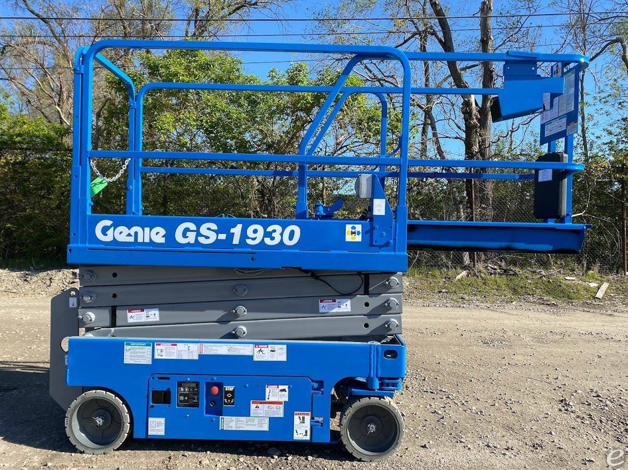 2014 Genie GS1930 Electric Scissor Lift - 123Forklift