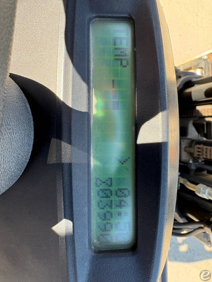 2018 Yale GLC030VXNEAE082
