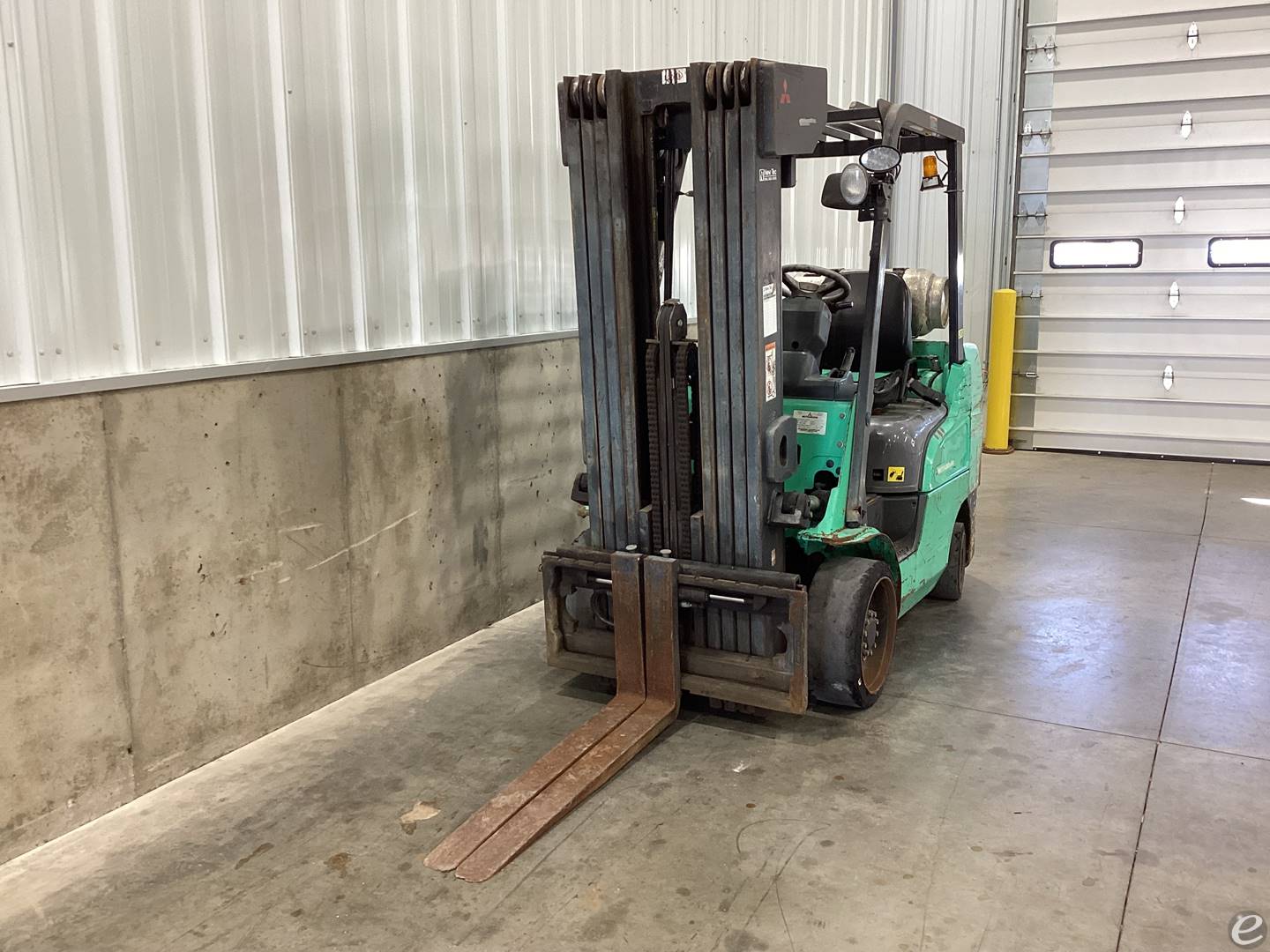 2005 Mitsubishi FGC30N