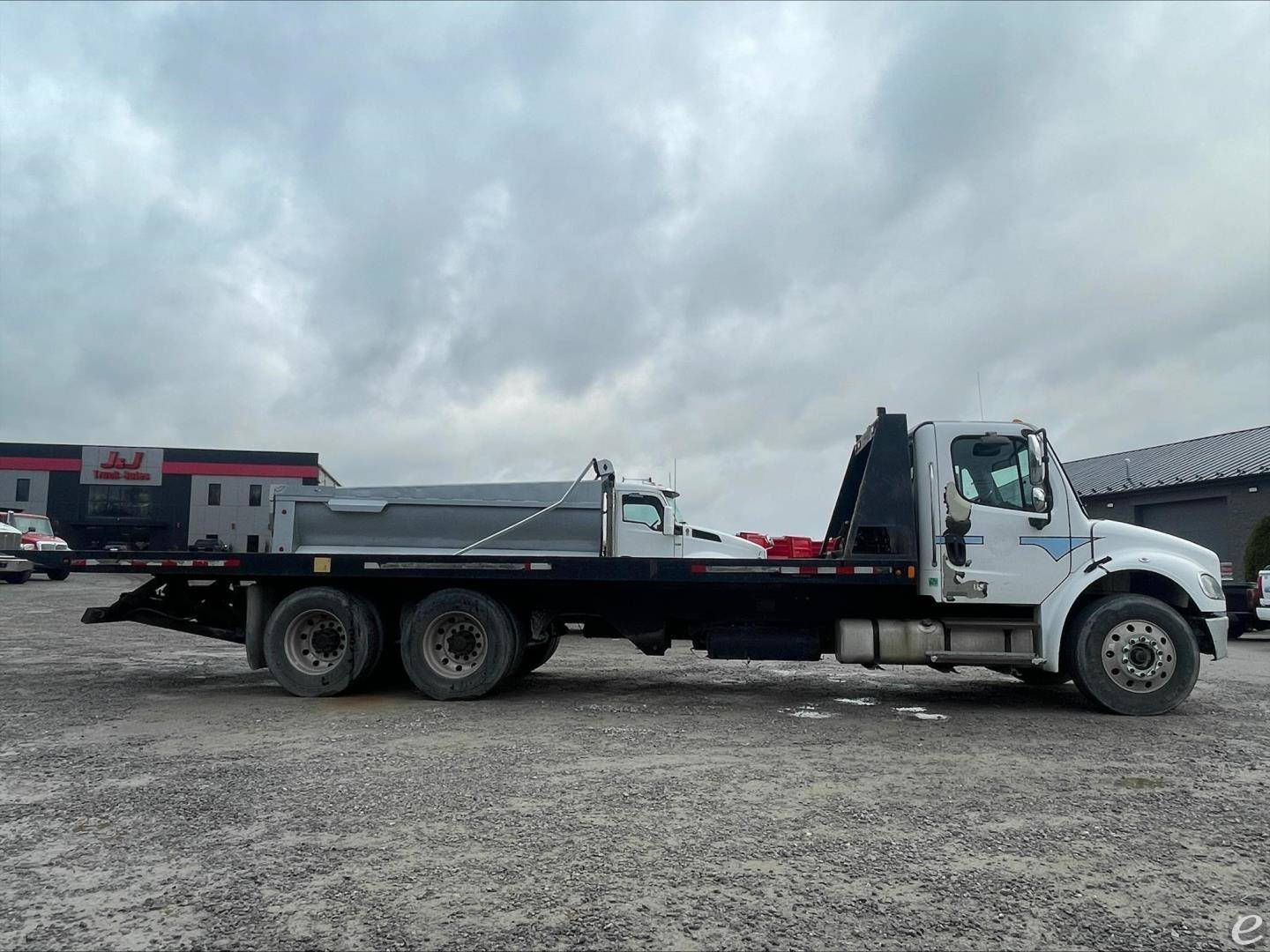 2006 Freightliner BUSINESS CLASS M2 106