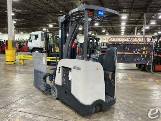 2023 Crown RC5735-35
