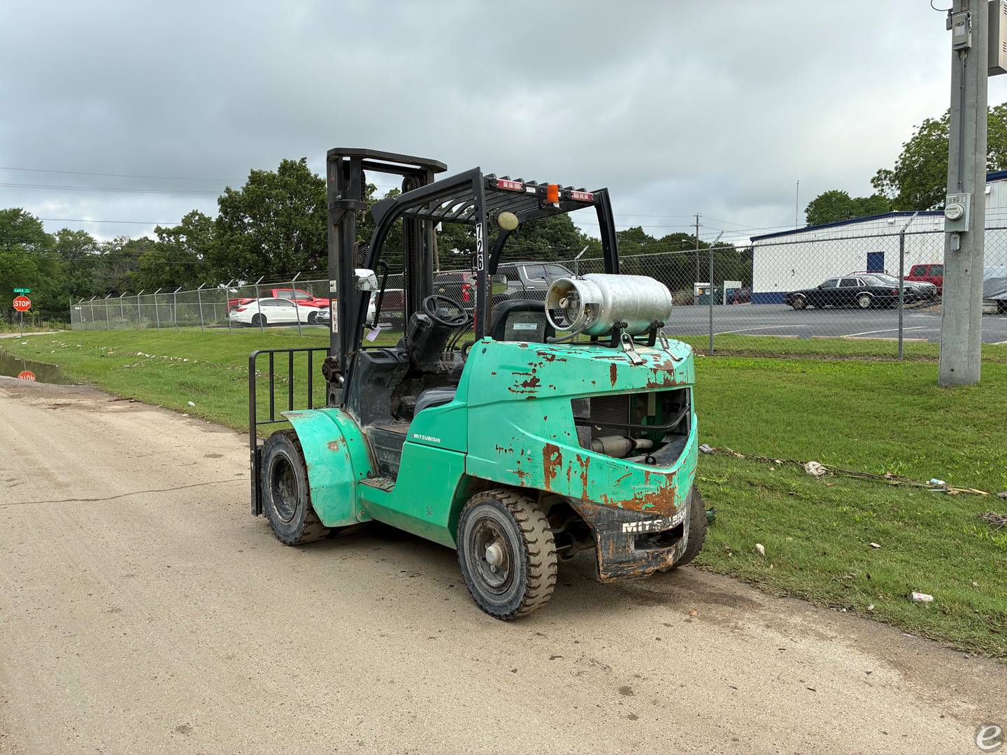 2014 Mitsubishi FG40N