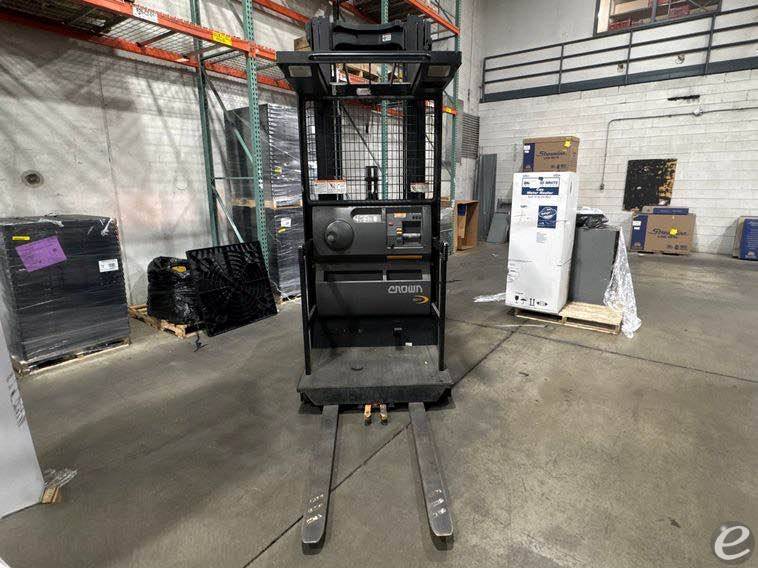2017 Crown SP3520-30
