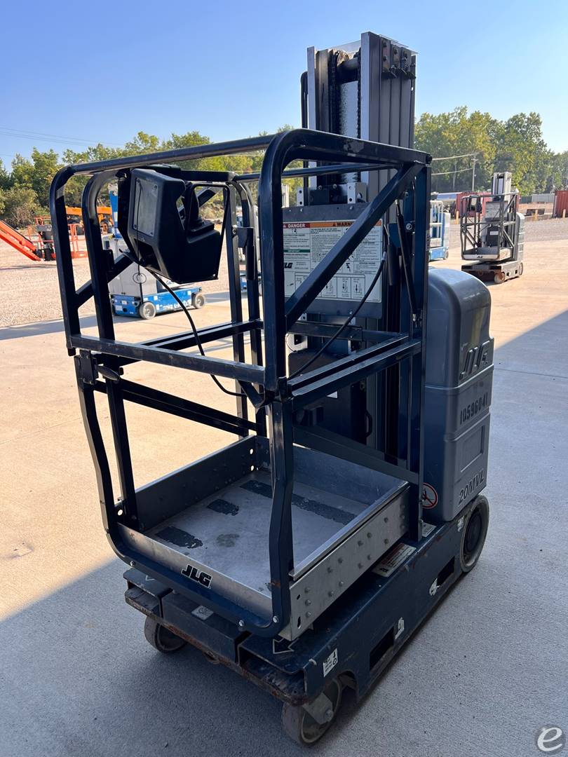 2017 JLG 20MVL