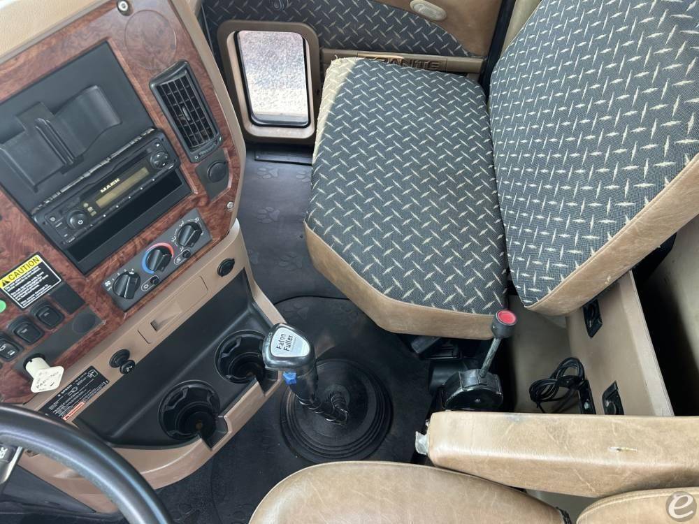 2011 Mack GRANITE GU713