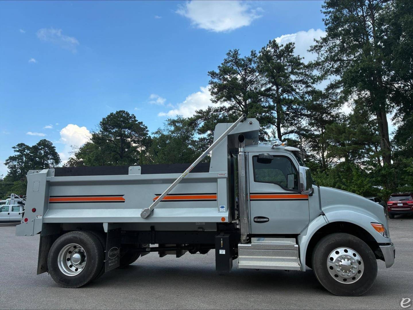 2025 Kenworth T380
