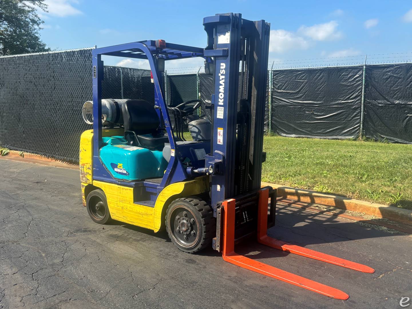 2001 Komatsu FG25SHT-12
