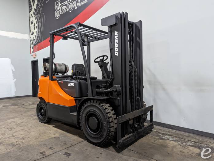 2008 LP Gas Doosan G35S Pneumatic Tire 4 Wheel Sit Down