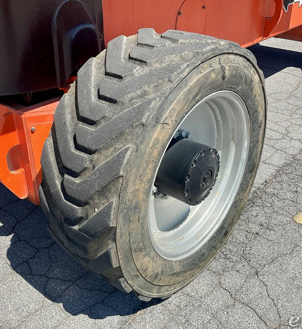 2013 JLG 1350SJP