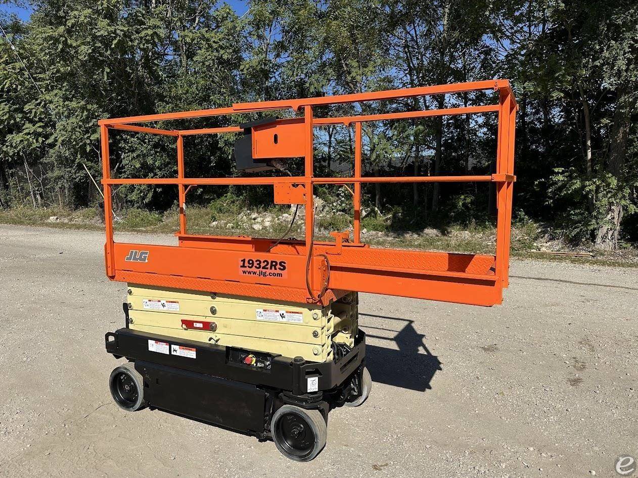 2019 JLG 1932R