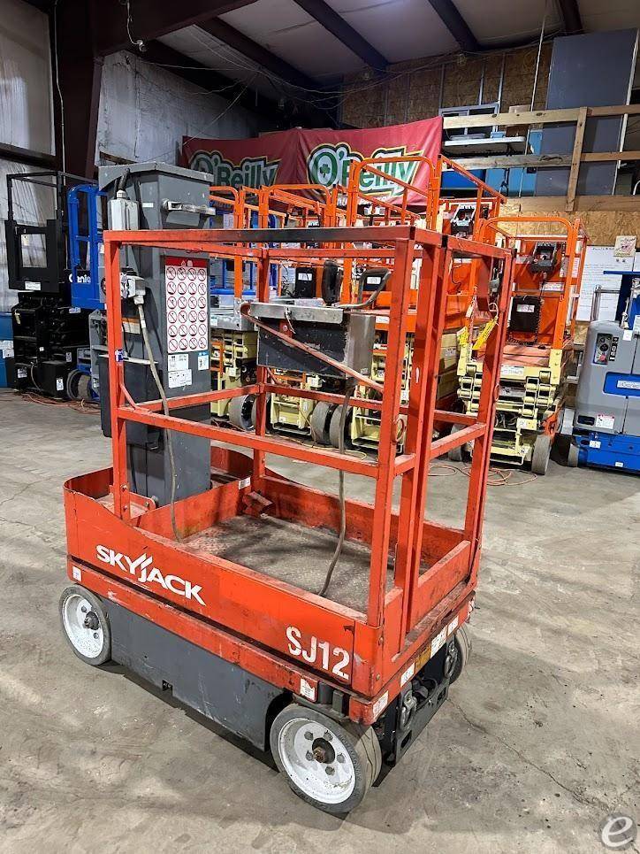 2017 Skyjack SJ12