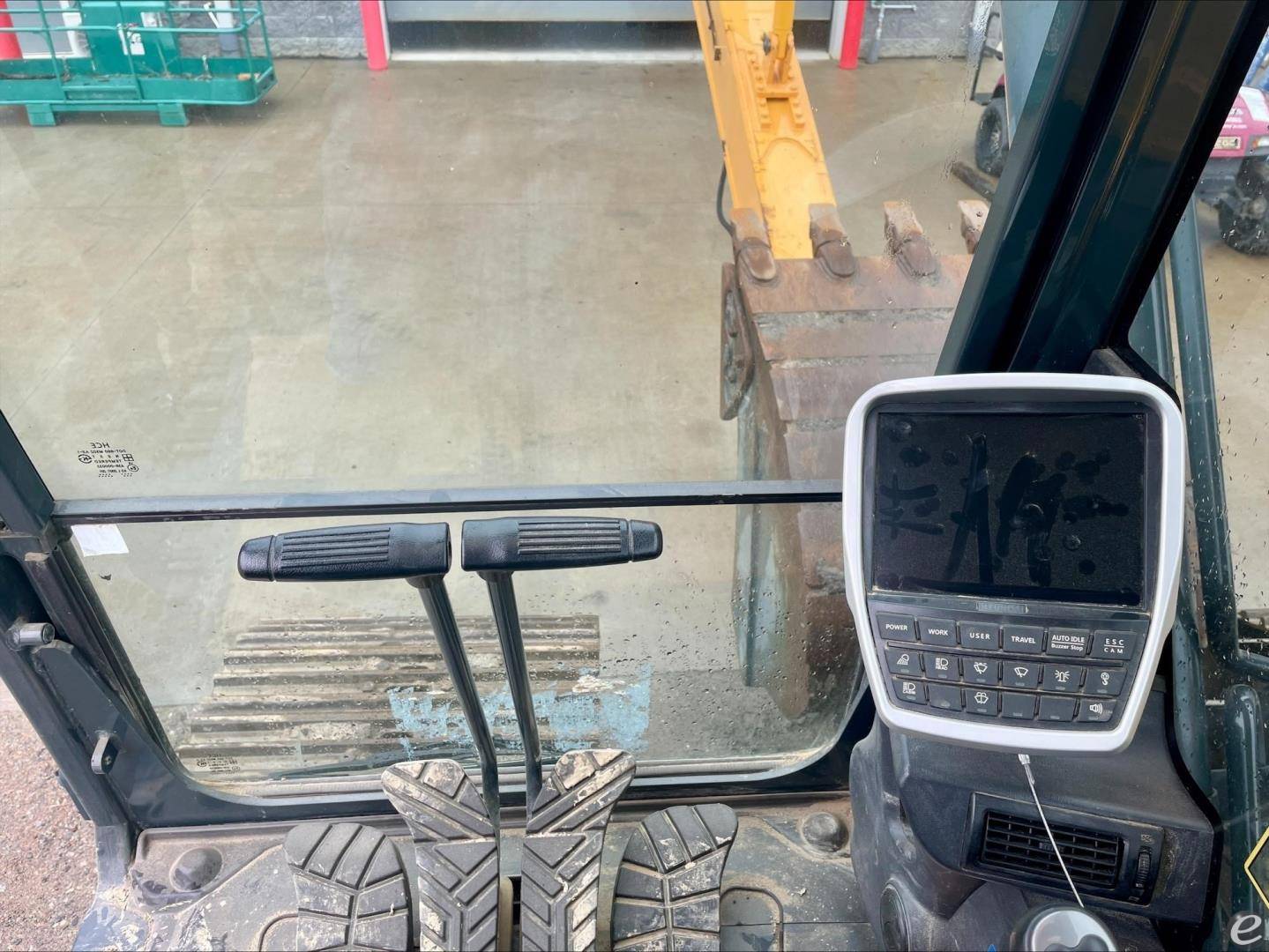 2018 Hyundai HX220 LR