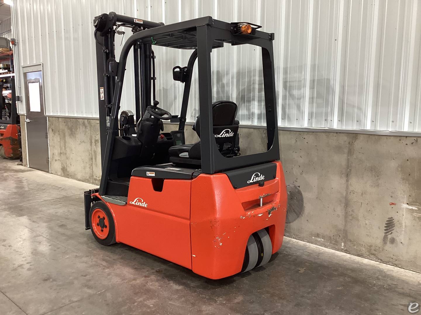 2023 Electric Linde Electric 3 Wheel Sit Down | Eliftruck