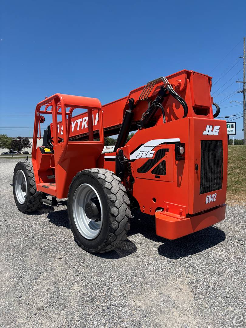 2015 JLG 6042