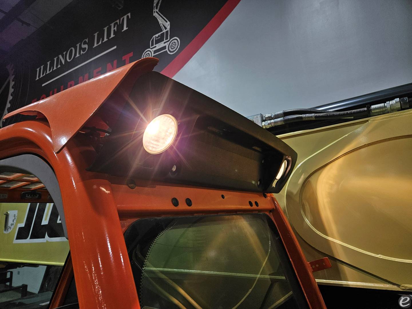 2018 JLG 1255