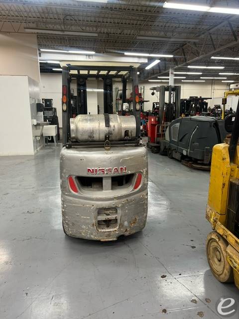2004 Nissan CF55