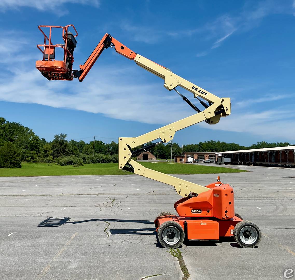 2015 JLG E450AJ