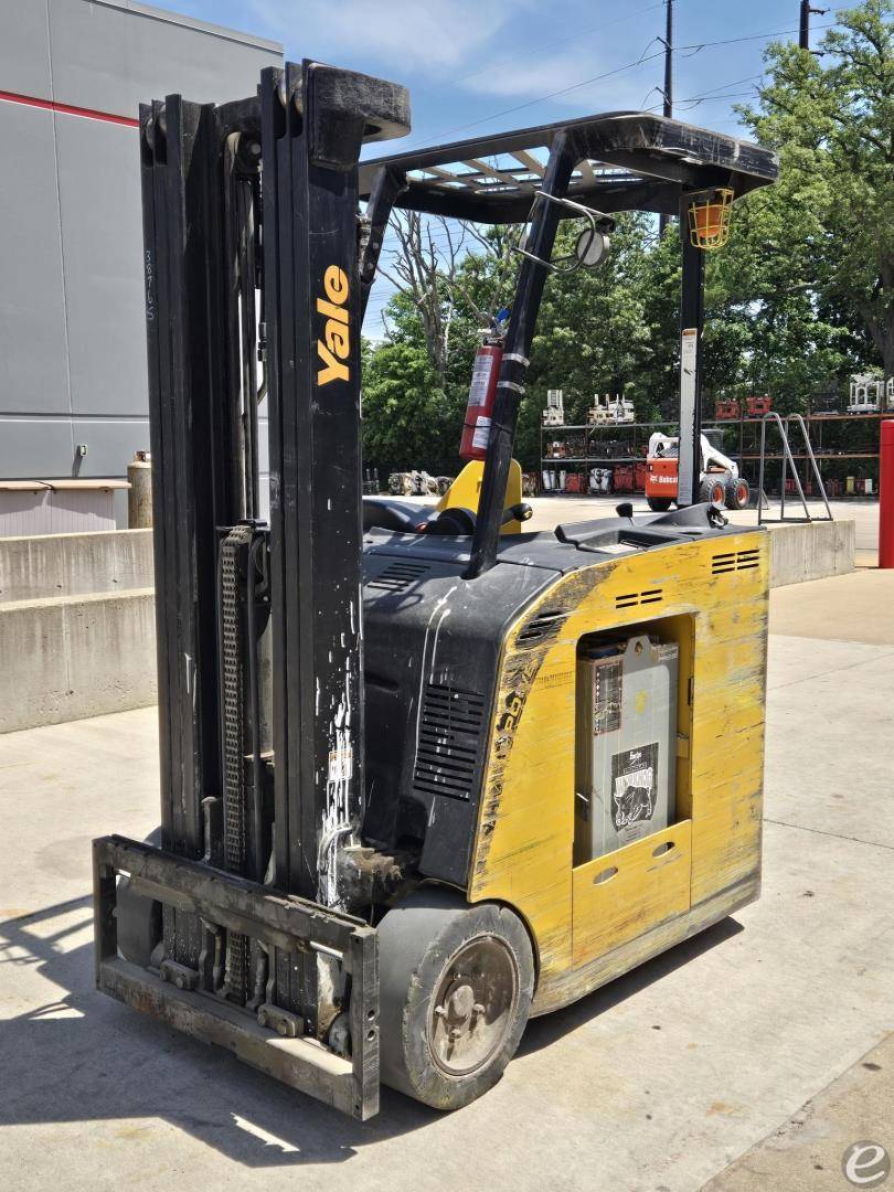 2018 Yale ESC040AD
