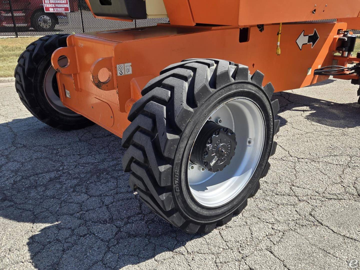 2019 JLG 800AJ