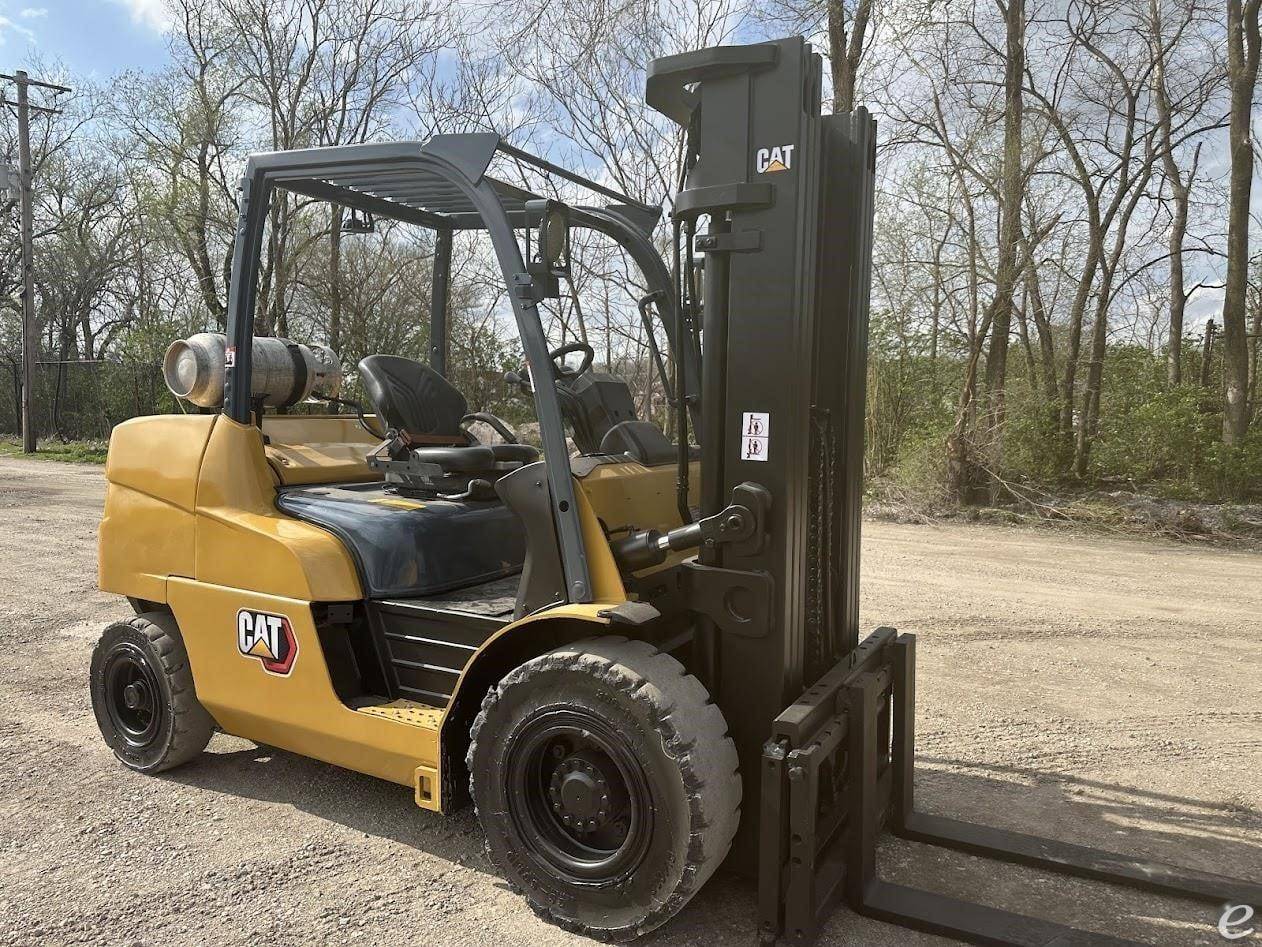 2017 Mitsubishi FG50CN1