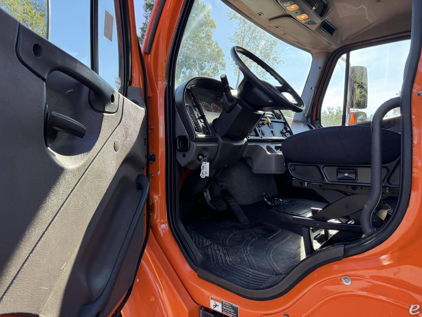 2017 Freightliner BUSINESS CLASS M2 106
