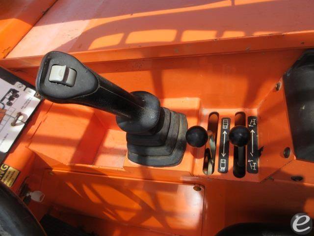 2017 JLG 8042