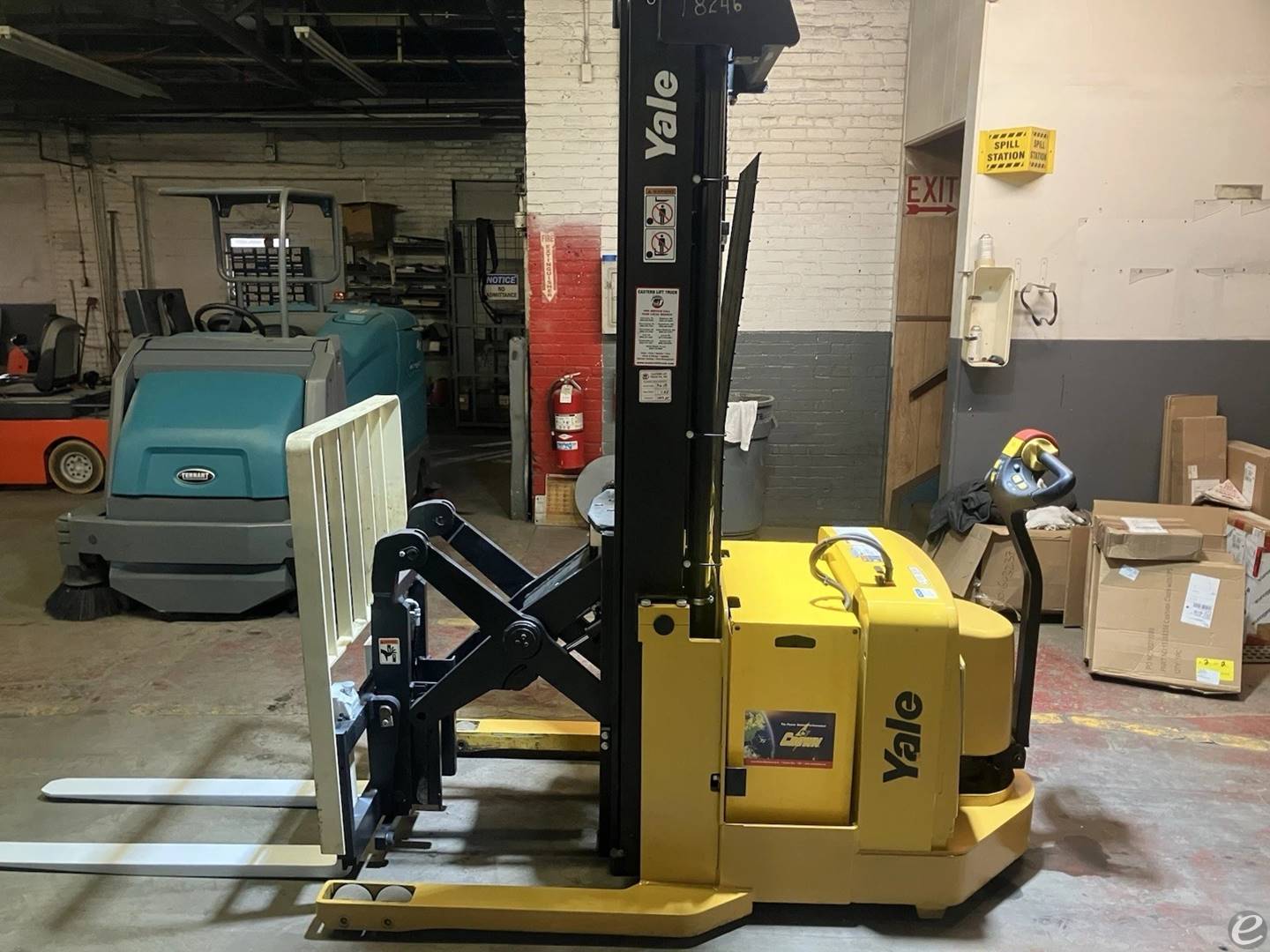 2016 Yale MRW030