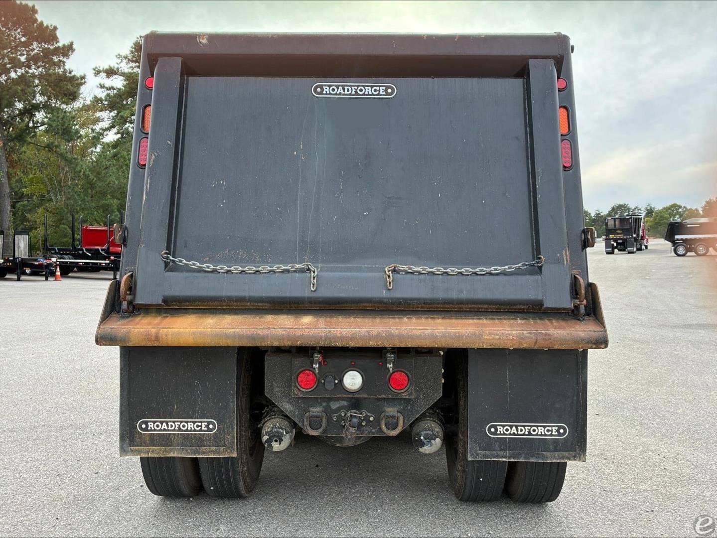 2025 Kenworth T880