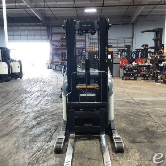 2018 Crown RR5725-45