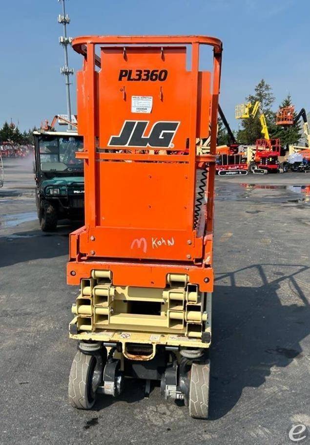 2017 JLG 1930ES