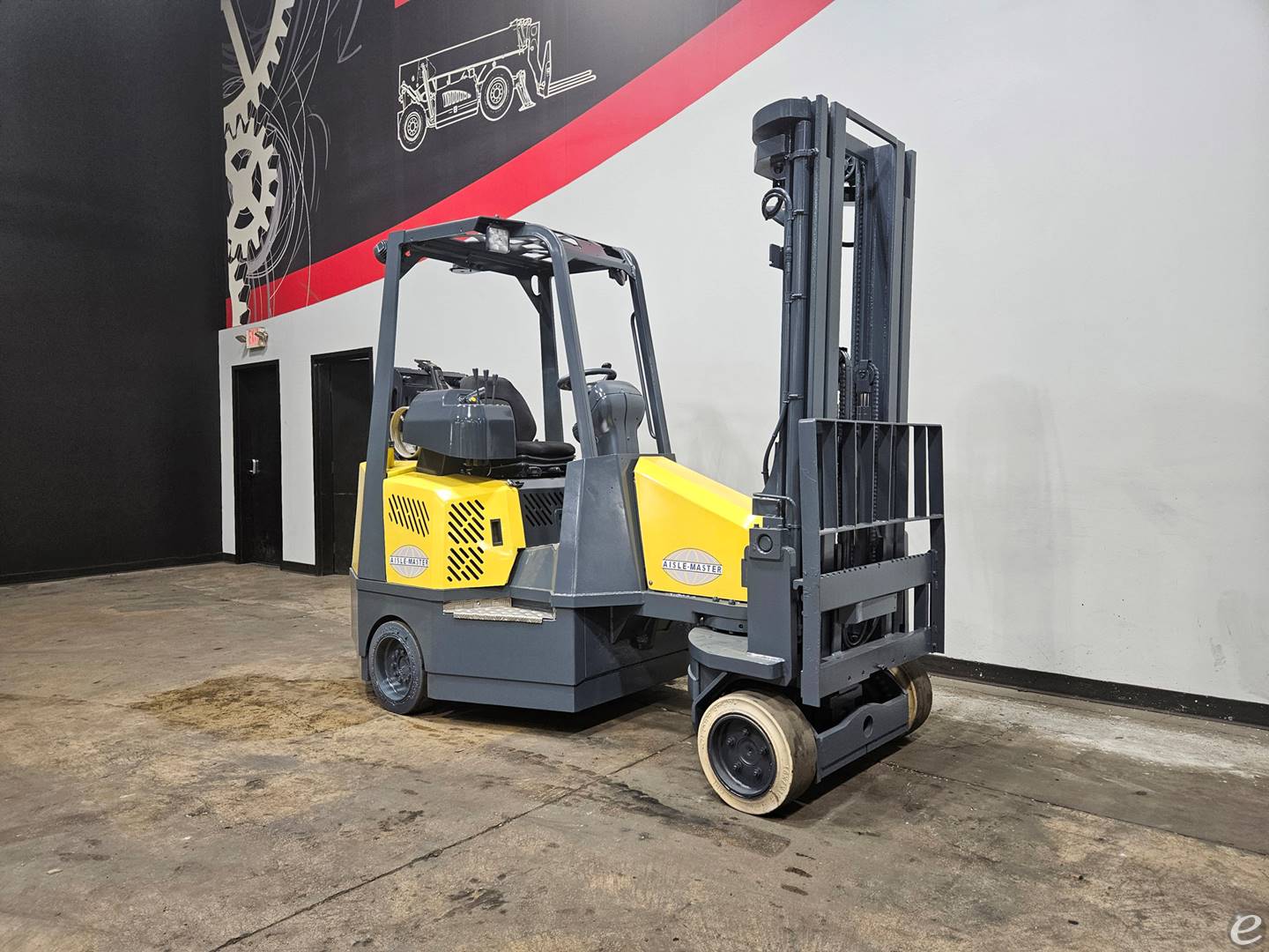 2015 Aisle-Master 44S