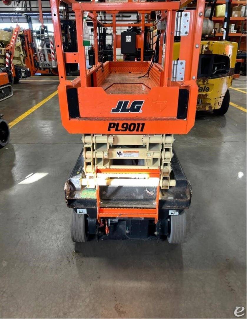 2021 JLG R1932i
