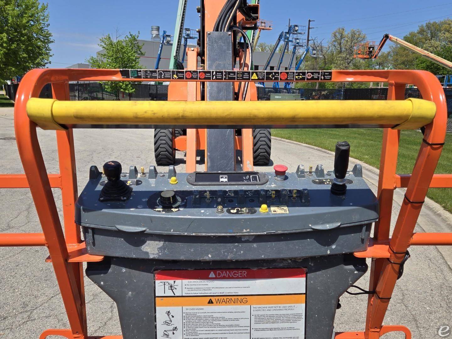 2005 JLG 860SJ