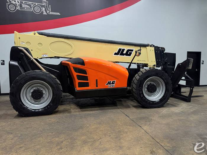 2016 JLG 1255