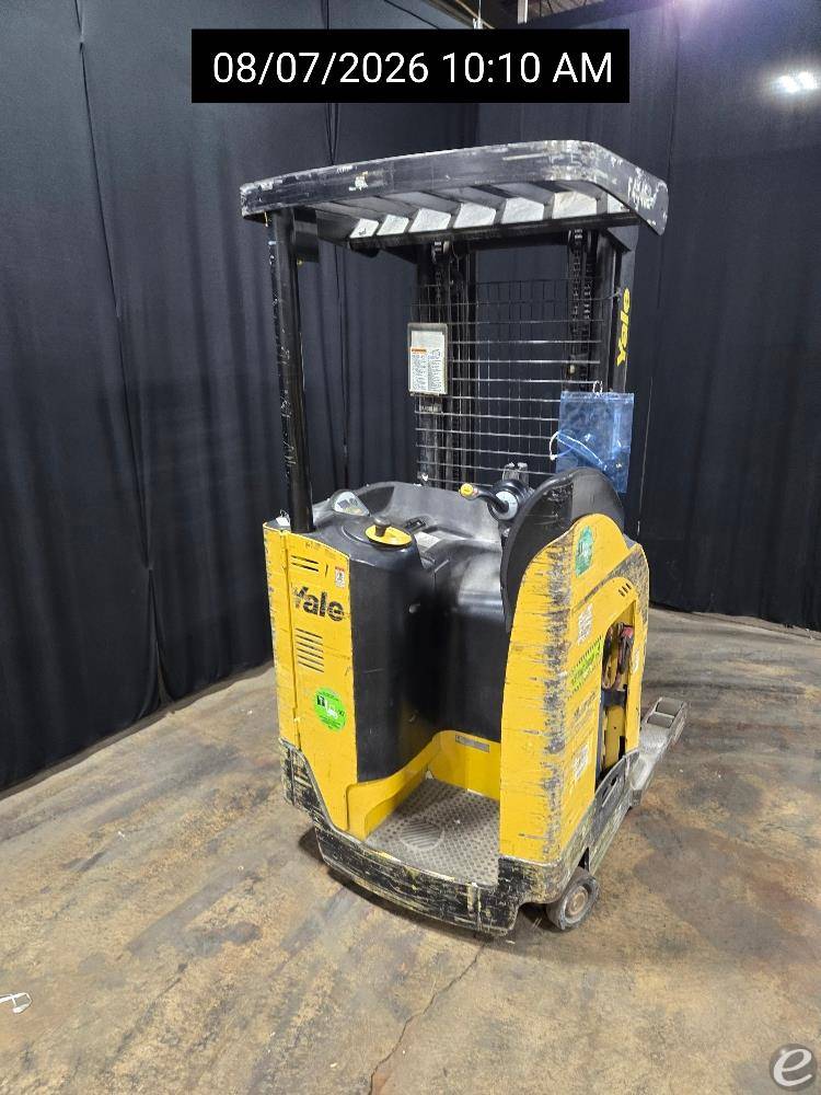 2015 Yale NR040DB