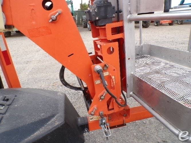 2019 JLG T350
