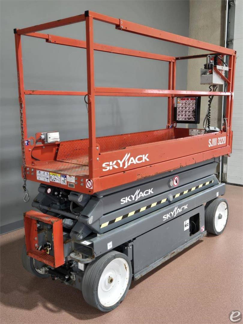 2018 Skyjack SJIII3220 Electric Scissor Lift - 123Forklift