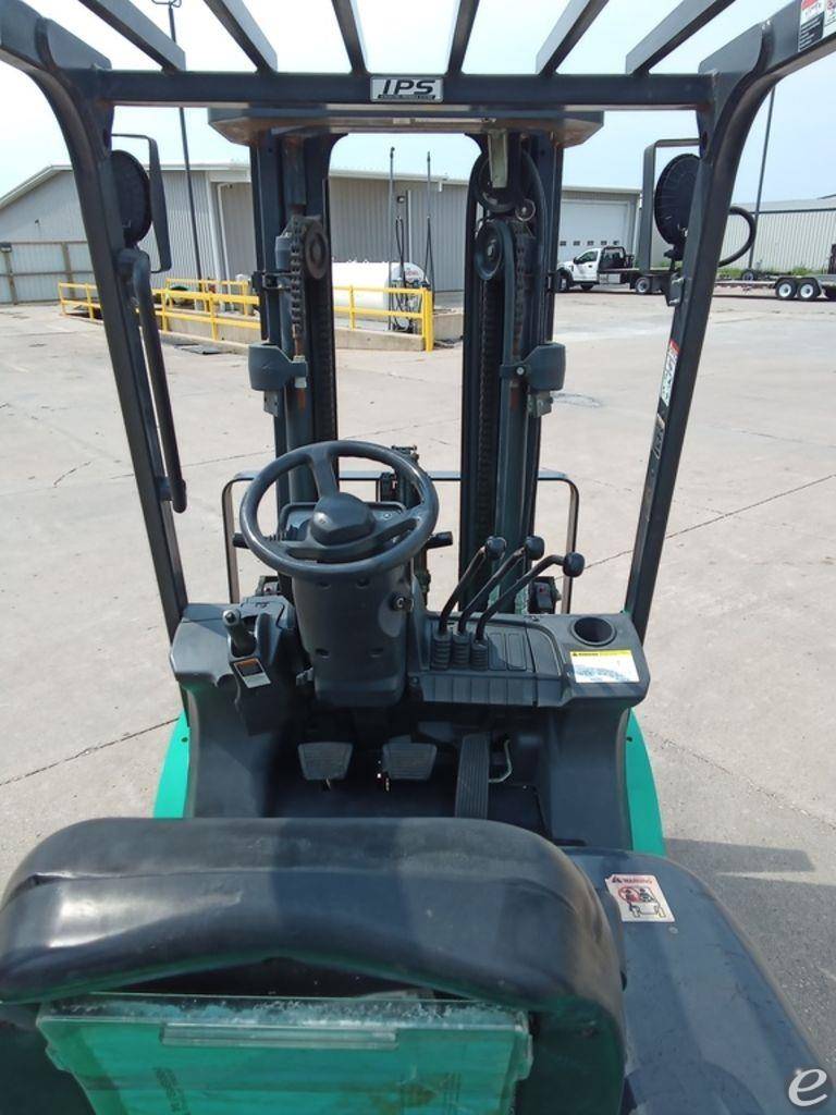 2017 Mitsubishi FG25N