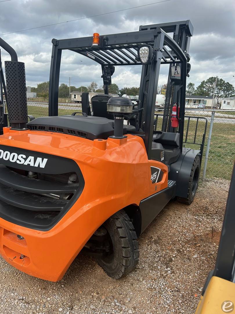 2023 Doosan D45S-9