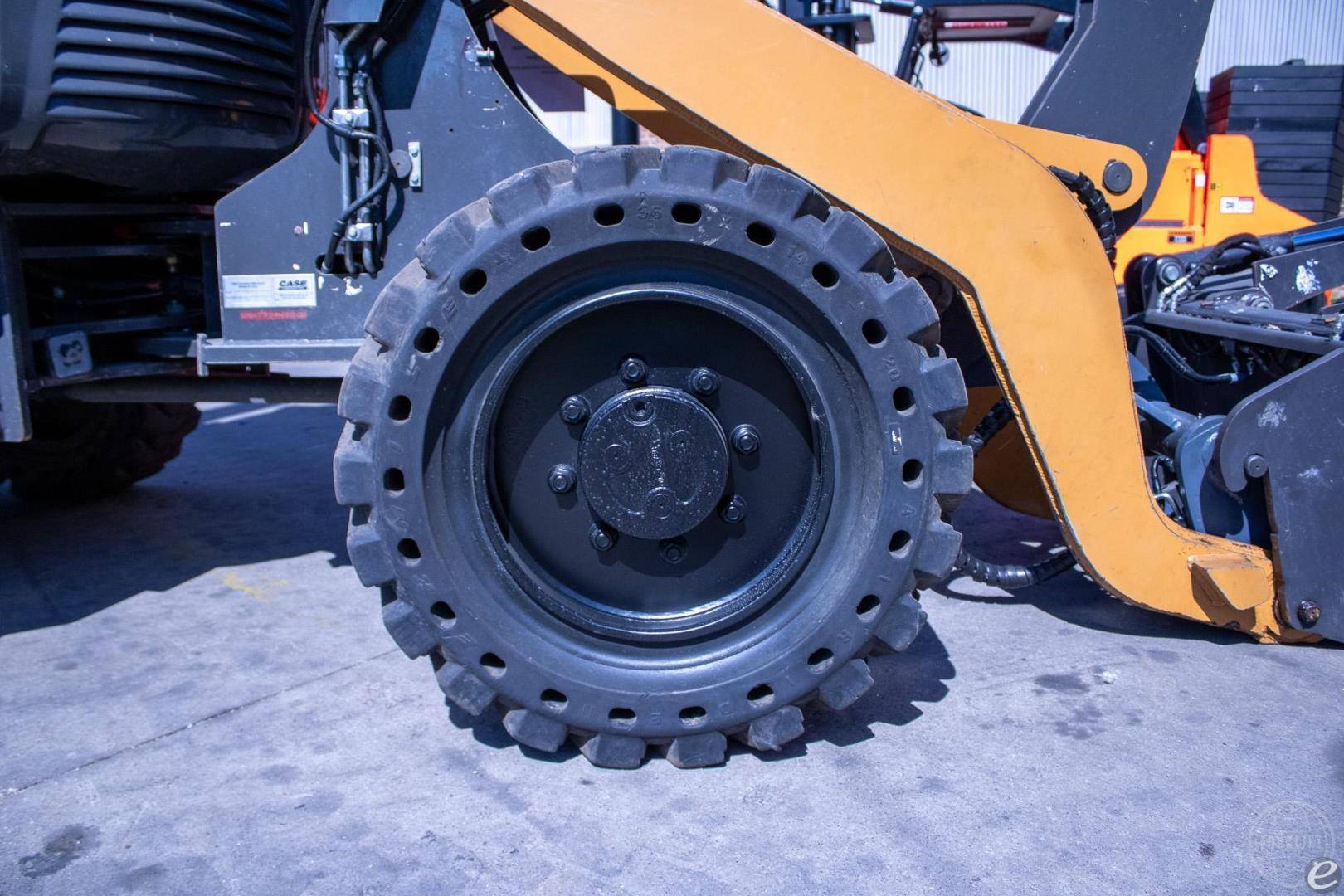 2020 Case 121F