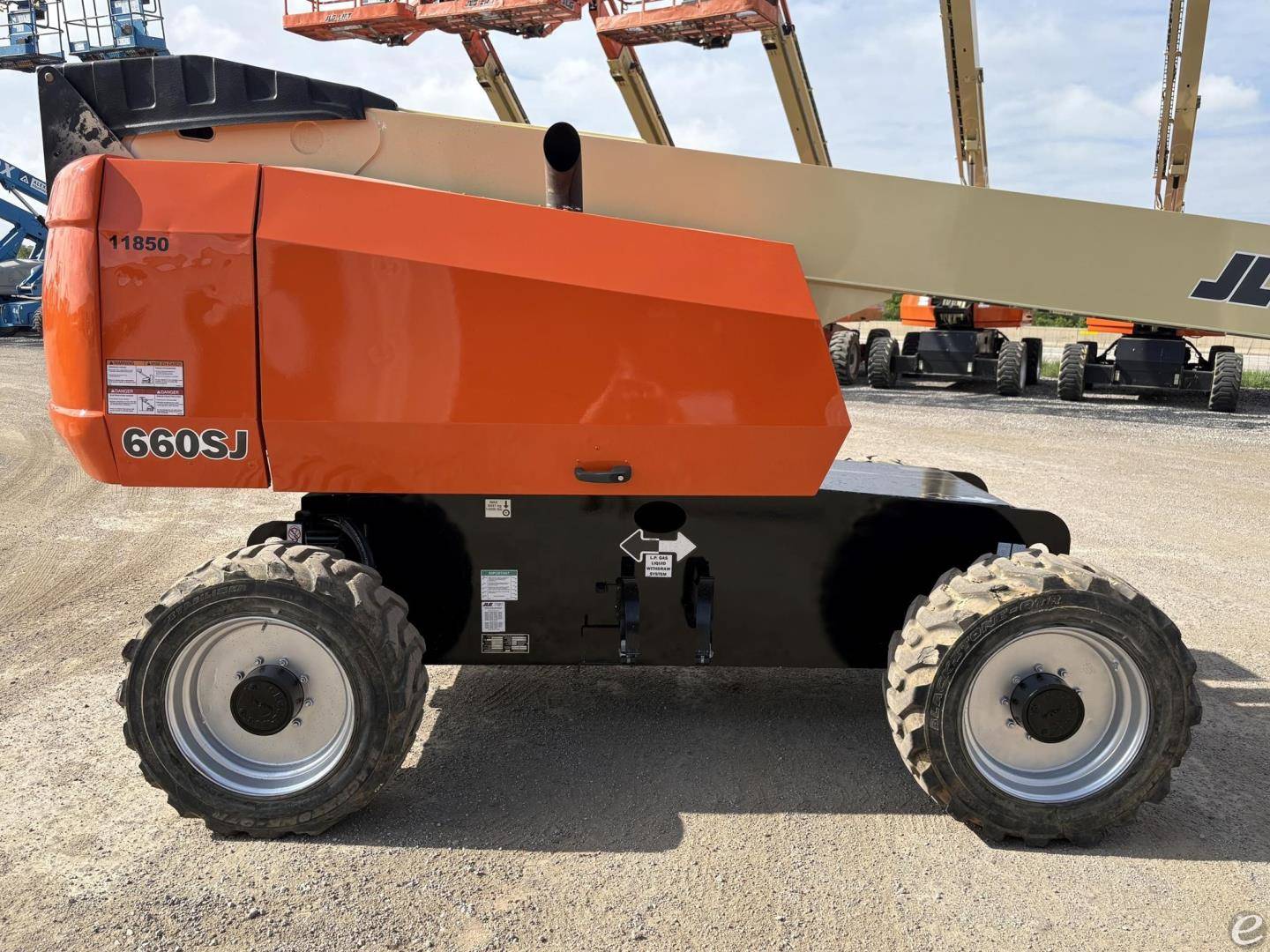 2016 JLG 660SJ